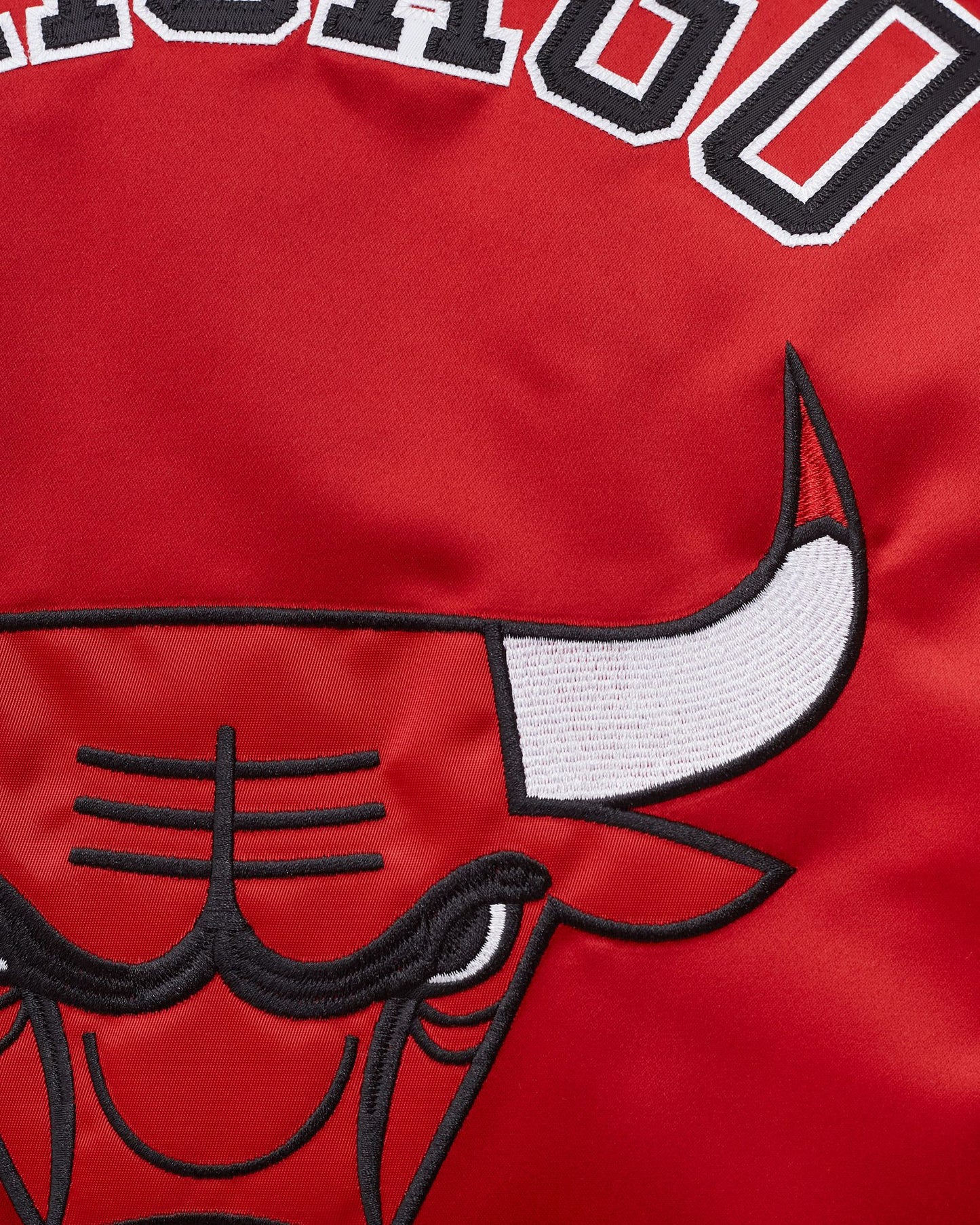 NBA Heavyweight Satin Jacket Chicago Bulls